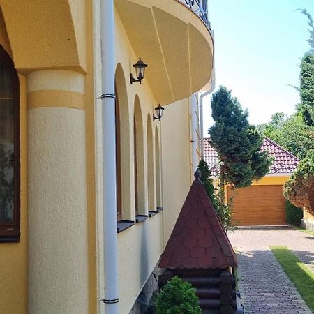 Villa Vera Berehove  Esterno foto