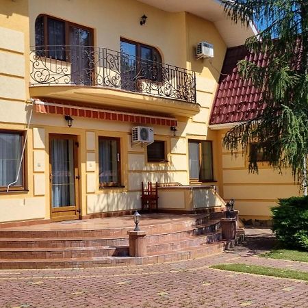 Villa Vera Berehove  Esterno foto